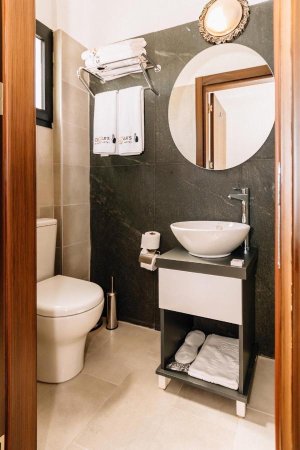 Cezar'S Airport Hotel Никосия Экстерьер фото