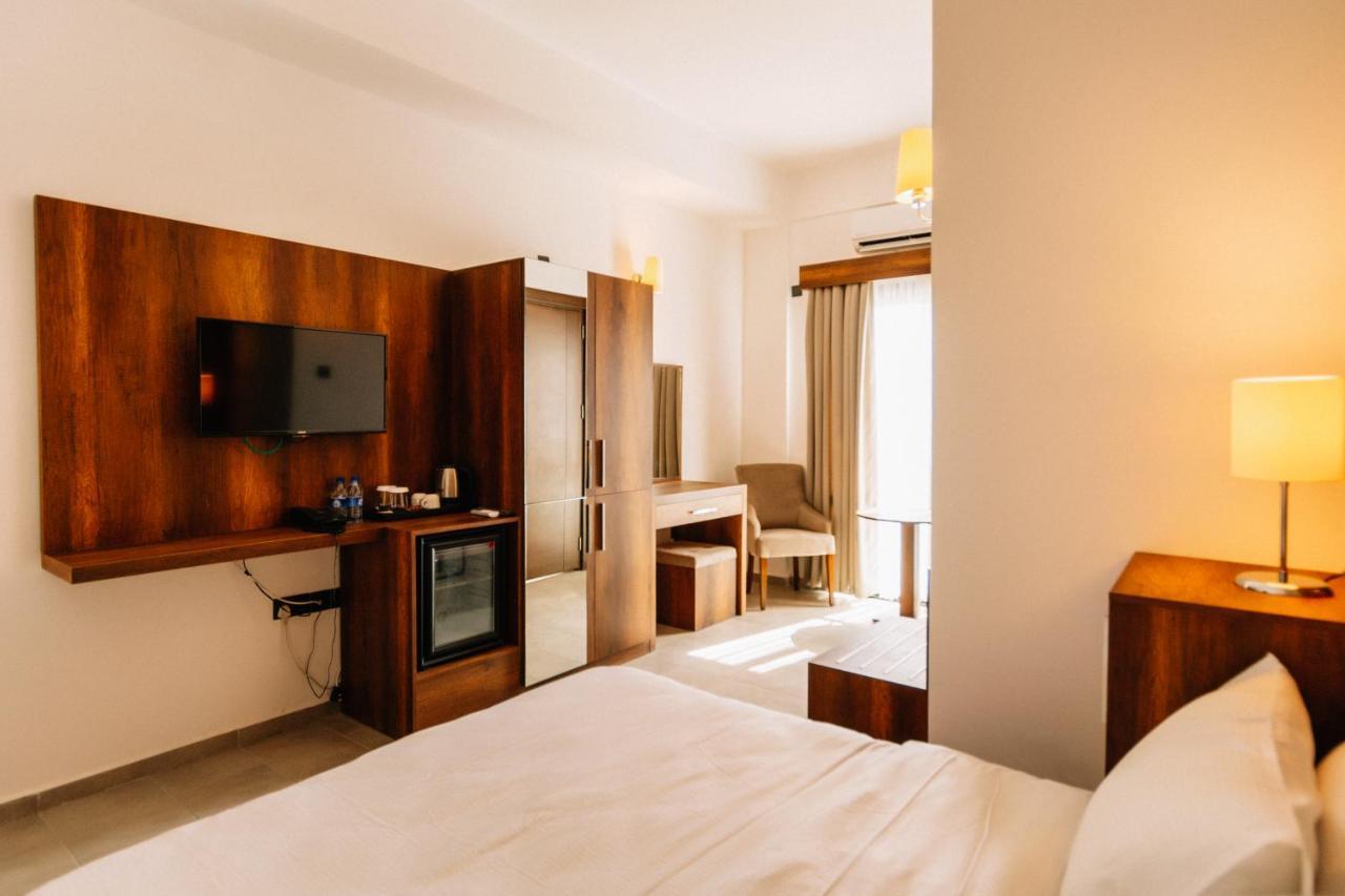 Cezar'S Airport Hotel Никосия Экстерьер фото
